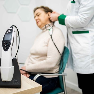 Audiometría profesional Sonea centro auditivo Jaén pruebas audiológicas completas