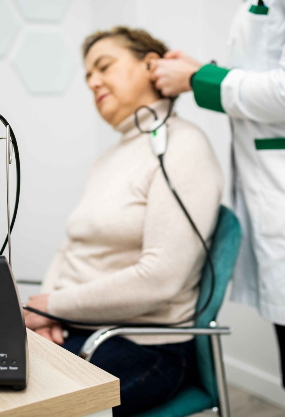 Audiometría profesional Sonea centro auditivo Jaén pruebas audiológicas completas